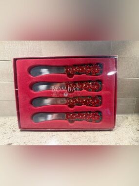 Bombay Red Poinsettia Spreaders Set